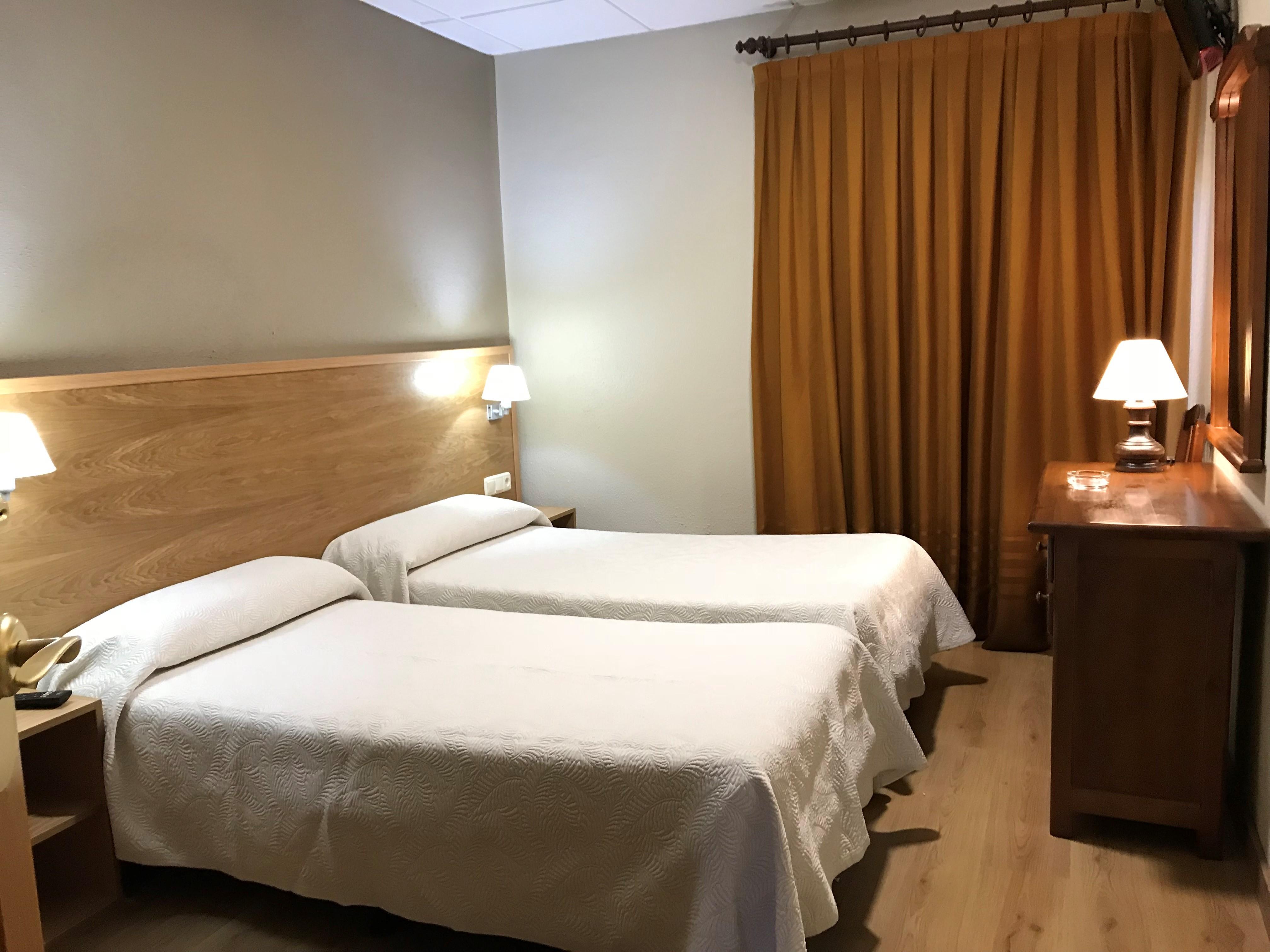 Hotel Bellavista Белвер де Серданя Екстериор снимка